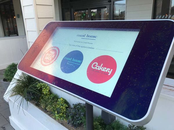 Outdoor Pcap Touch Screen Coast House Bar & Grill (1)